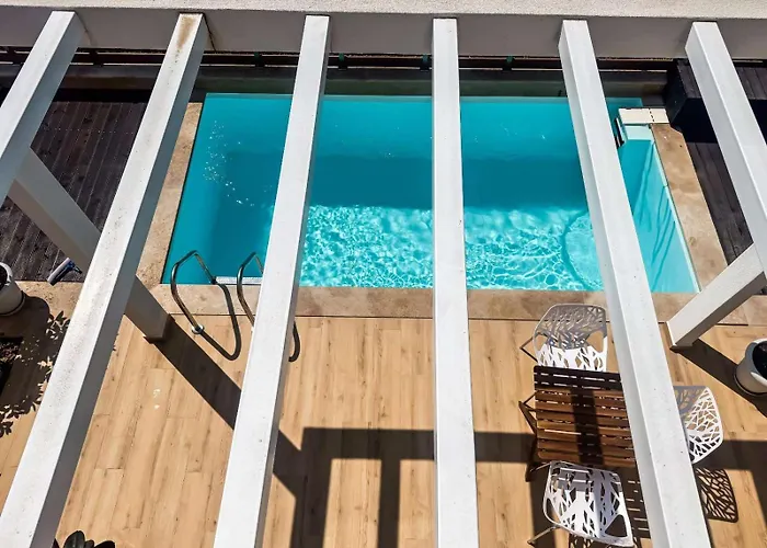 Seaside Pool By Bookvillaeu Dom wakacyjny