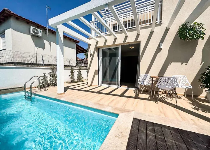 Seaside Pool By Bookvillaeu Dom wakacyjny