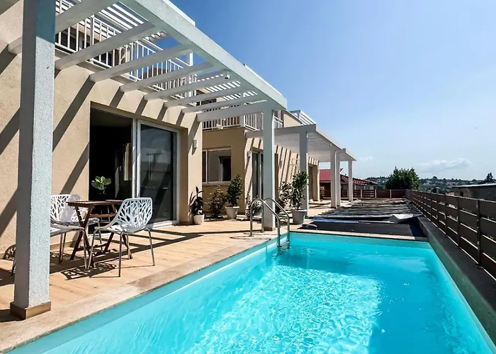 Dom wakacyjny Seaside Pool By Bookvillaeu *