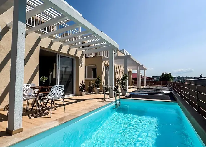 Dom wakacyjny Seaside Pool By Bookvillaeu *