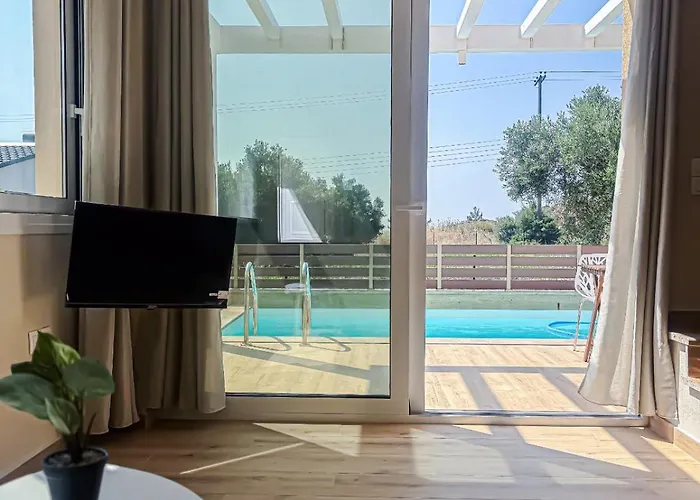 Dom wakacyjny Seaside Pool By Bookvillaeu Nea Kallikrateia