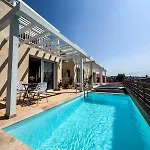 別荘 Seaside Pool By Bookvillaeu *