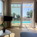 別荘 Seaside Pool By Bookvillaeu Nea Kallikrateia